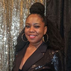 Meet your Posher, Dionne